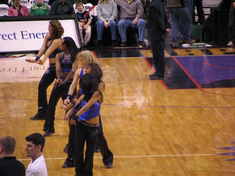 Raptors - 02.04.2005 365.jpg